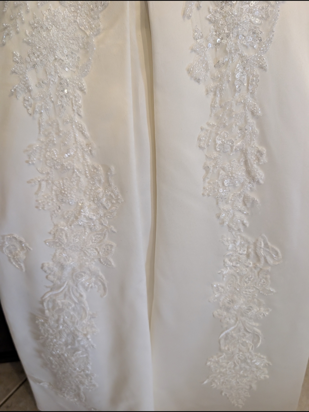 Stunning Girls Off White Lace Long-Sleeve Holy Communion Dress - Picture 4 of 6